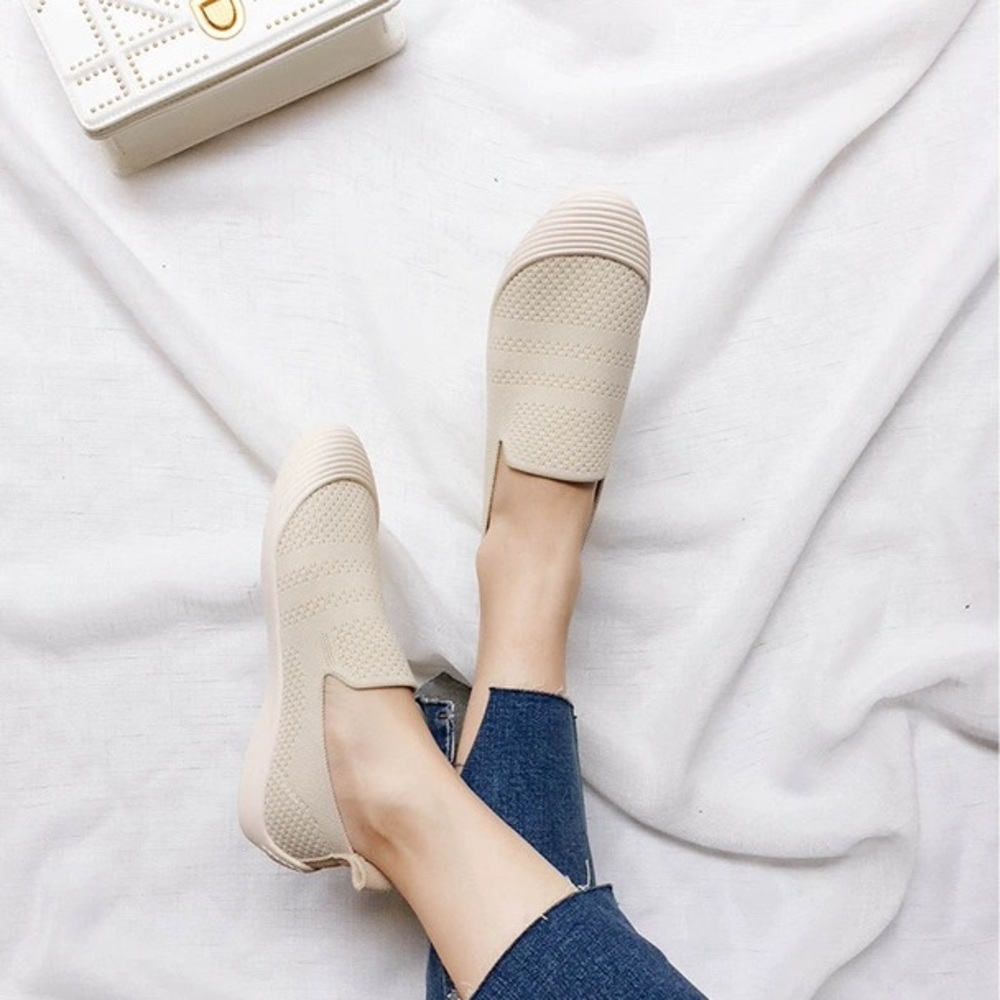 Women's Cream Knit Slip-On Sneakers, Comfy & Lightweight, Size 6.5